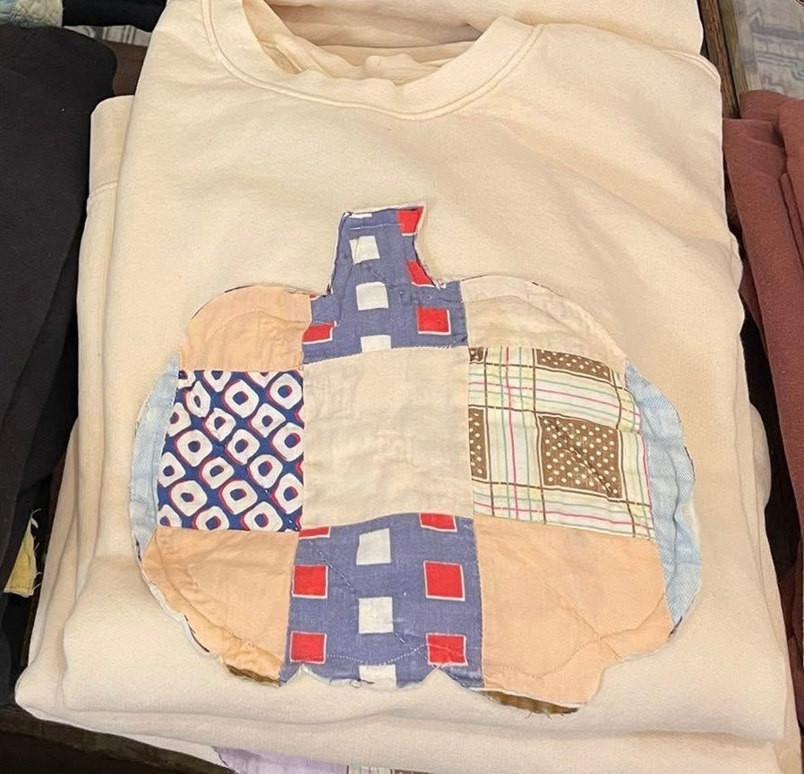 Comfort Colors Sweatshirt 8 ounces Cream