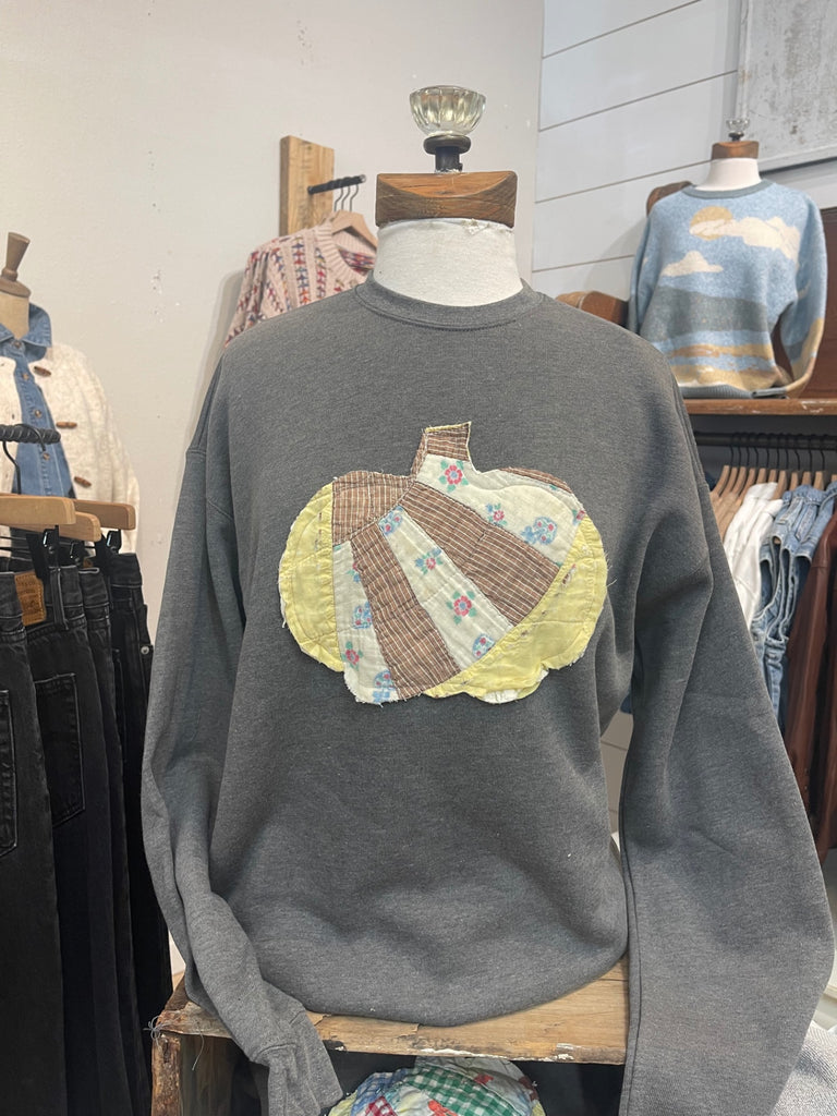 Pumpkin Sweatshirt Large Gray