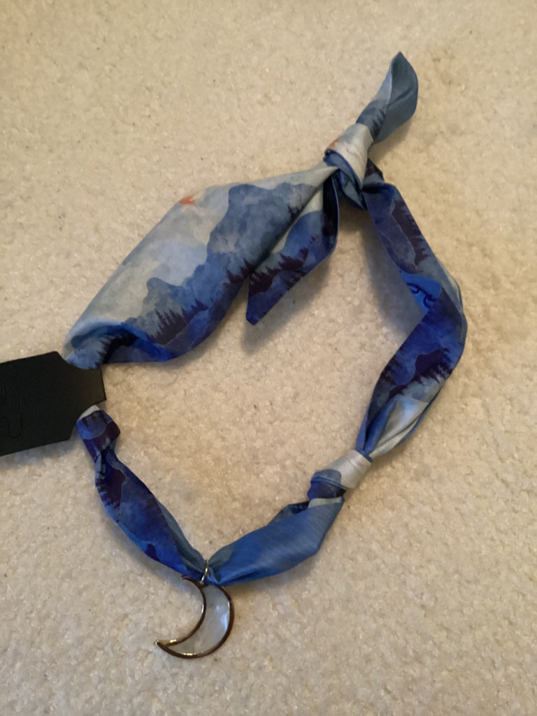 Grateful Soul scarf Blue mountains