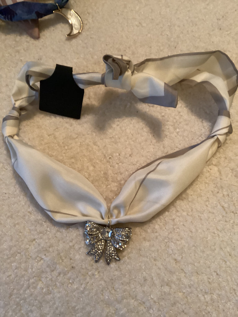 Grateful Soul pendant Rhinestones with silver